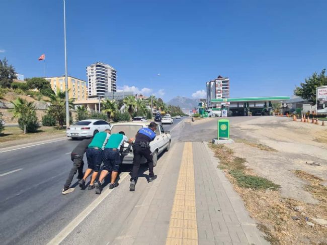Yakıtı bitince yolda kaldı