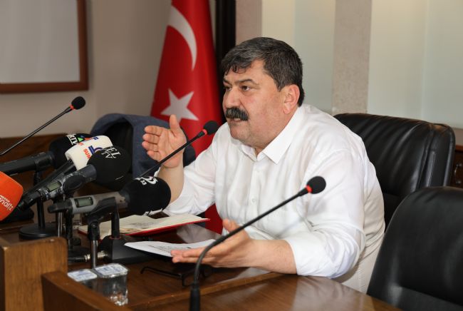 Başkan Yıldız, üniversite öğrencilerini sevindirdi