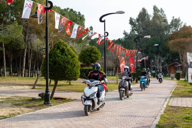 Trafik Kazalarını Azaltacak Çalışma: Motosikletli Kadınlara Güvenli Sürüş Eğitimi