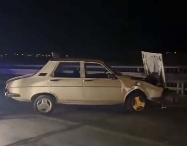 Otomobil bariyere çarptı, sürücü hayatını kaybetti