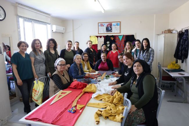 Kansere Karşı Makine Başında Mücadele: Akdeniz Belediyesi Sanat Evleri Kadınlara Yaşam Sevinci Aşılıyor