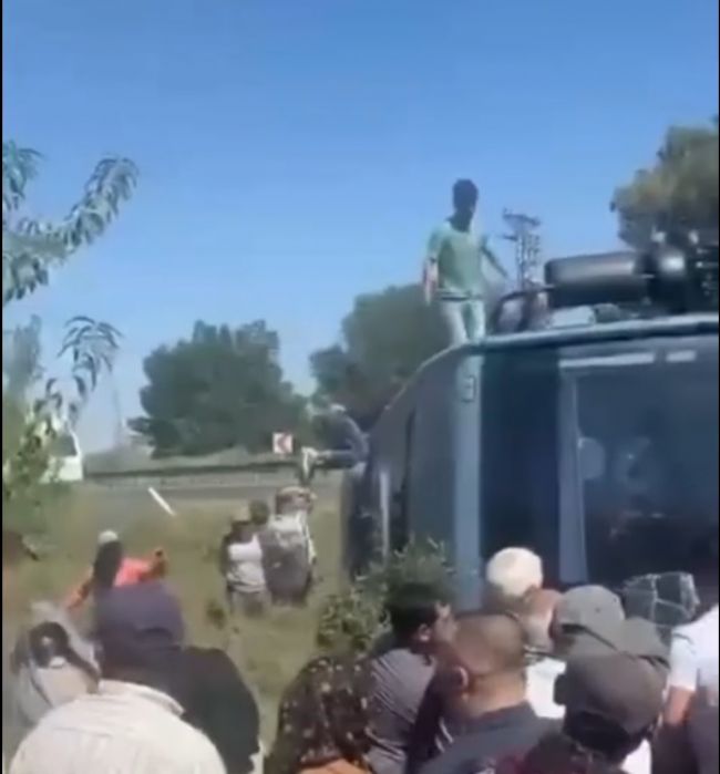 CEZAEVİ RİNG ARACI DEVRİLDİ: 5 MAHKUM 8 JANDARMA YARALI! 