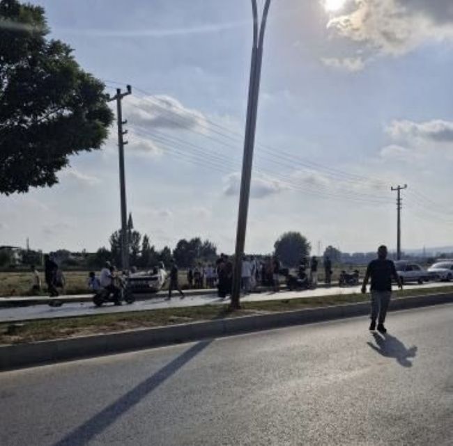 Tarsus’ta otomobil direğe çarptı: 1 ölü