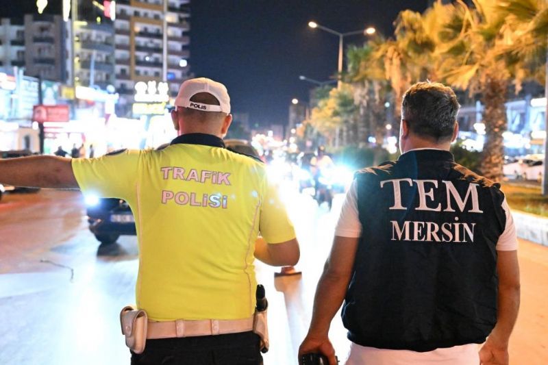 Mersin'de eş zamanlı narko alan uygulaması
