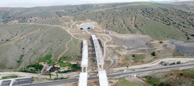 HIZLI TREN HATTI’NDA ÇALIŞMALAR DEVAM EDİYOR