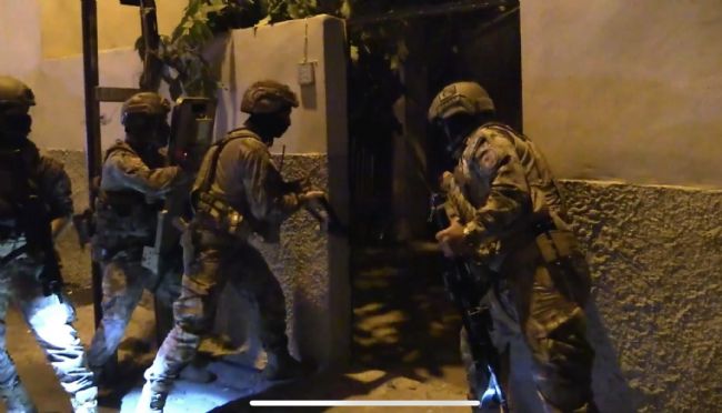 Mersin'de silah kaçakçılarına çifte operasyon