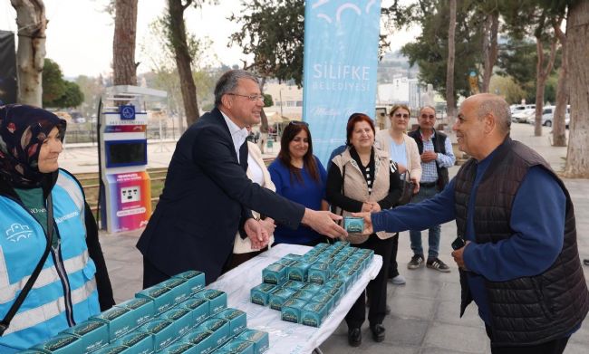 Silifke’de, kandil simidi ve sıcak çorba ikramı!
