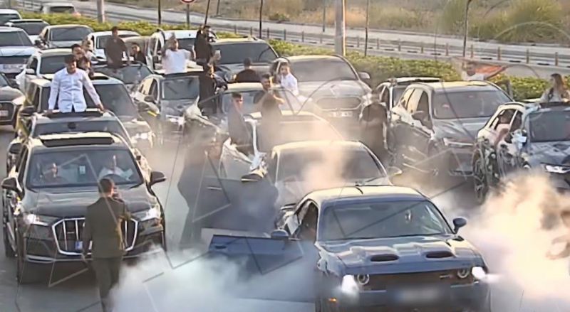 Mersin'de düğün konvoyunda yolu kapatan 7 sürücüye 695 bin 862 lira ceza