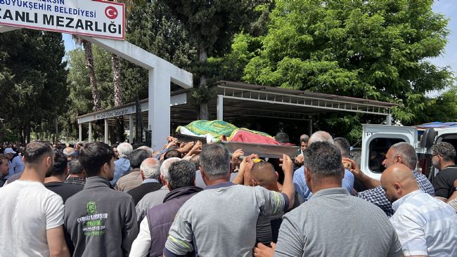 MERSİN'DEKİ YAĞ FABRİKASINDAKİ PATLAMADA ÖLEN İŞÇİ TOPRAĞA VERİLDİ