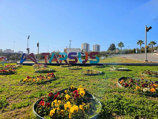 Tarsus, Mersin Büyükşehir Belediyesi’nin Yeşil Dokunuşuyla Güzelleşiyor