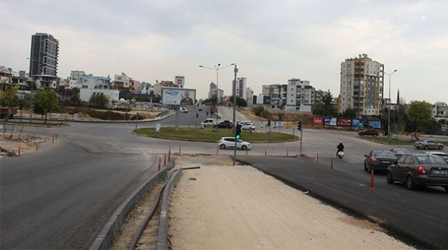 3. ÇEVRE YOLU TRAFİĞE KAPANDI