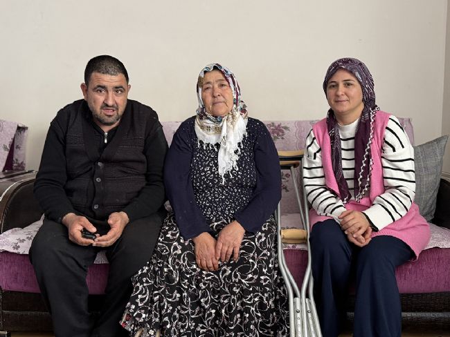 Engelli Anne, Engelli Oğluyla Hayat Mücadelesi Veriyor