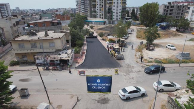 Akdeniz'de asfalt çalışmaları sürüyor