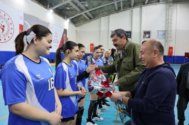 TOROSLAR’IN MELEKLERİ 8 MART’TA PARKEYE İNDİ SAHADA BÜYÜK GALİBİYET, ANLAMLI KUTLAMA