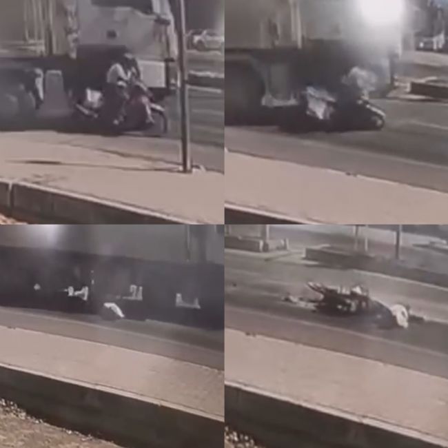 Kamyon motosikletliyi ezdi, O anlar kamerada!