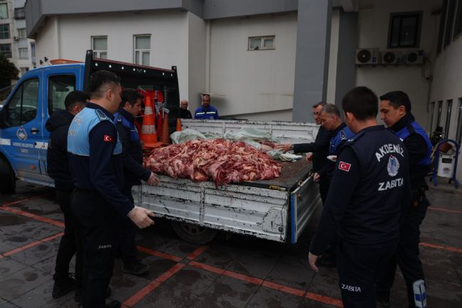 Mersin'de 500 kilo bozuk et ele geçirildi