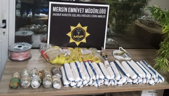 Mersin'de 19 kilo dinamit ve uyuşturucu ele geçirildi