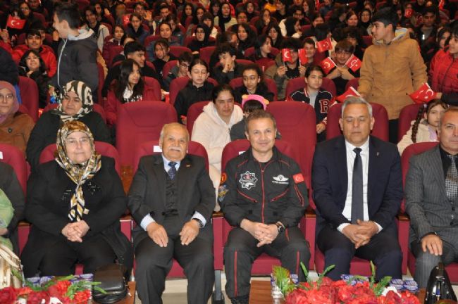 Gezeravcı, Silifke’de Öğrencilerle Buluştu