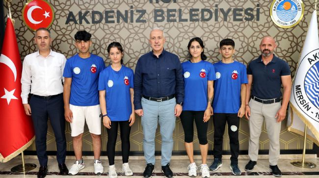 AKDENİZ’İN KİCK BOKSÇULARI DERECELERLE DÖNDÜ