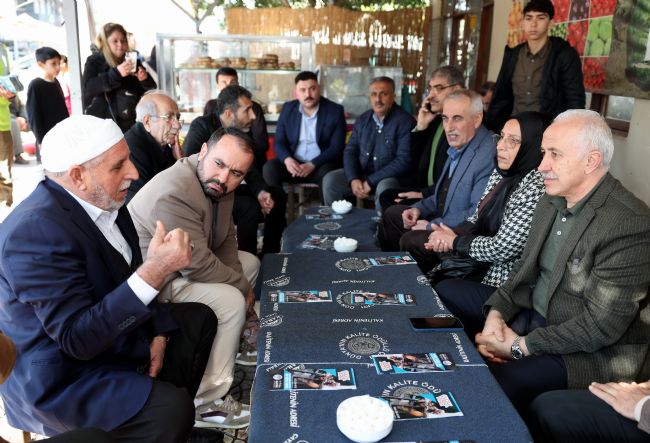 Gültak, esnaf ve vatandaşlarla bir araya geldi