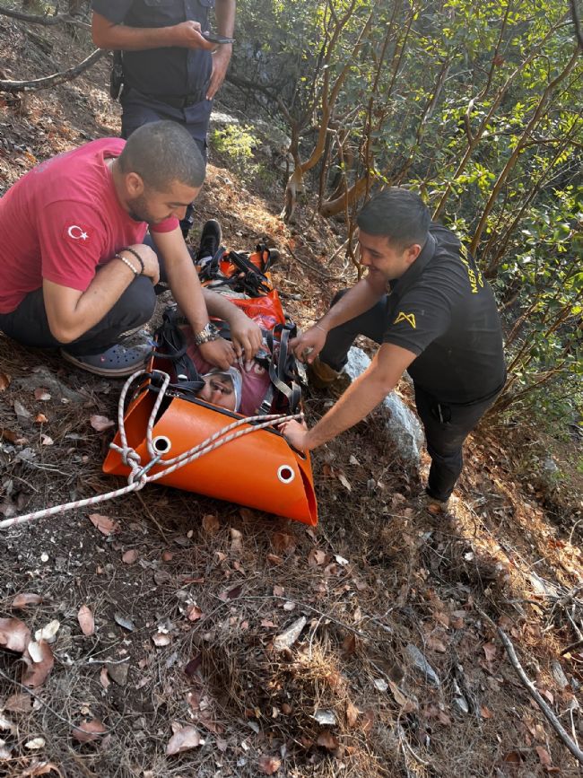 Mersin Büyükşehir İtfaiyesi'nden 4 Saatlik Nefes Kesen Kurtarma