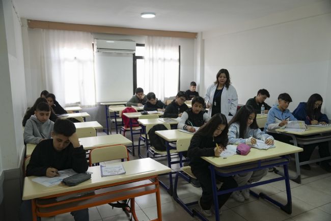 Mersin’de öğrencilere ücretsiz eğitim desteği