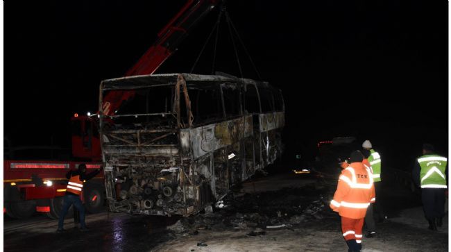 MERSİN'DEKİ OTOBÜS KAZASI: 2'Sİ ŞEHİT 3 ÖLÜ, 33 YARALI