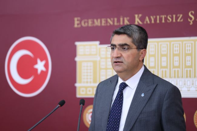 Havalimanını açın, otoyolu tamamlayın!