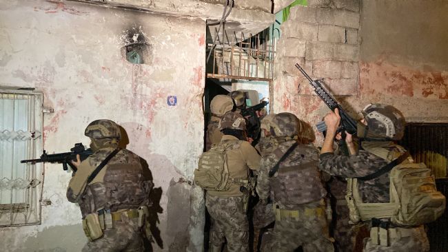 Mersin'de YPG'ye gece operasyonu