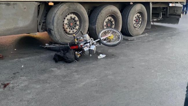 Erdemli’de tır motosiklete çarptı: 1 ölü, 1 yaralı