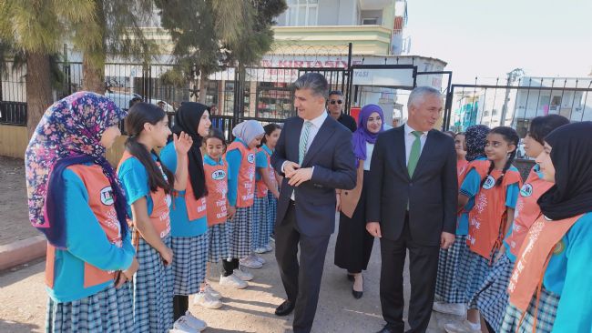 Başkan Vekili Şener’den öğrencilere kitap müjdesi