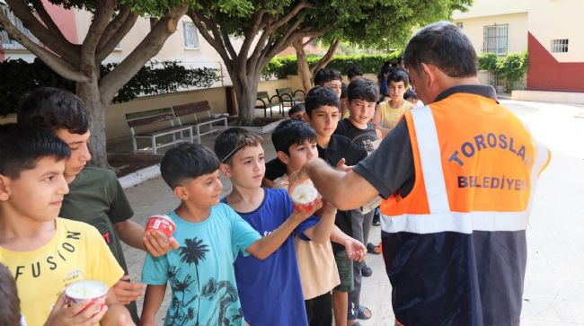 KUR'AN KURSU ÖĞRENCİLERİNE DONDURMA SÜRPRİZİ