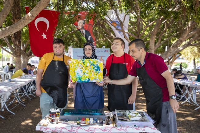 Engelleri aşan sanat