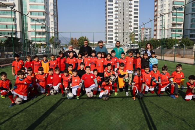 Başkan Yıldız, minik sporcularla bir araya geldi