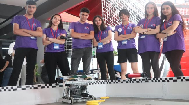 MERSİN BÜYÜKŞEHİR BELEDİYESİ ROBOTİCS TAKIMI 'VEX ROBOTICS' TURNUVASINA KATILDI