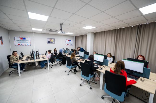 ‘Mersin Dijital Gençlik Merkezi’ Açıldı