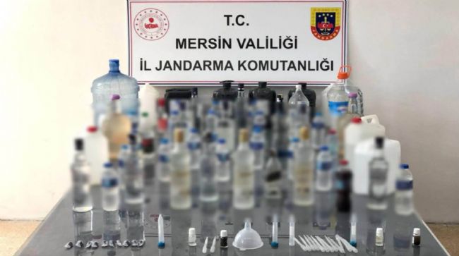MERSİN’DE 100 LİTRE SAHTE İÇKİ ELE GEÇİRİLDİ