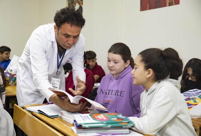 Çamlıyayla’da öğrencilere eğitim desteği