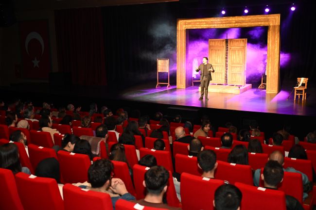 Meddahlık Geleneği Sahneye Taşındı
