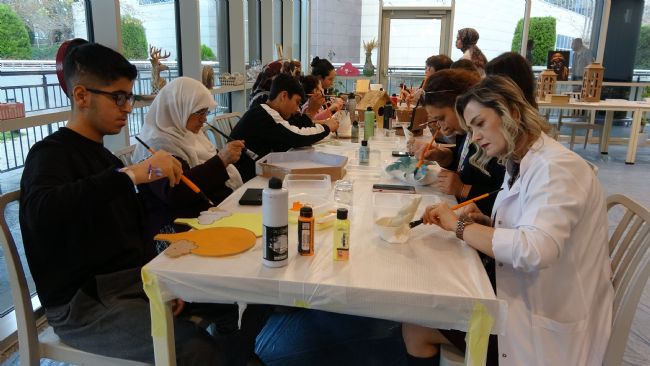 Mersin'de hastalar ve sağlık çalışanları sanatta buluştu