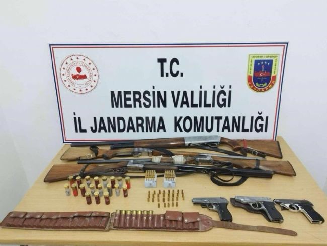 Mut’ta 3'ü tabanca 7 silah ele geçirildi