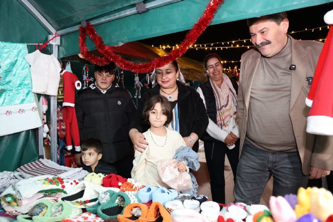 TOROSLAR CUMHURİYET ALANI YILBAŞI PAZARIYLA ŞENLENDİ
