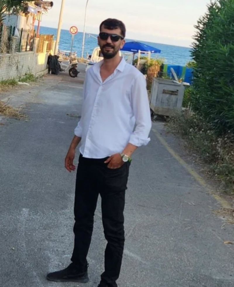TARSUS'TAKİ KAZADA AĞIR YARALANAN MOTOSİKLET SÜRÜCÜSÜ YAŞAM MÜCADELESİNİ KAYBETTİ