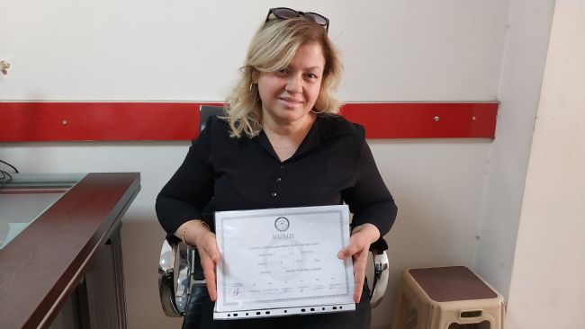 Mersin'in ilk kadın muhtarları mazbatalarını alıp göreve başladı