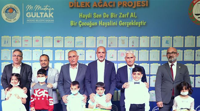 MERSİN BAROSU ÇOCUKLARIN DİLEDİKLERİ HEDİYELERİ VERDİ