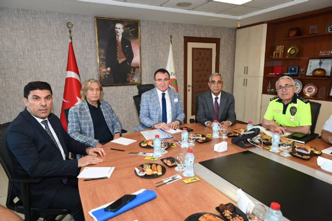 Mersin'de ulaşım masaya yatırıldı