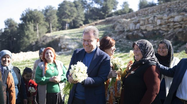 MERSİN'DE NERGİS ŞENLİĞİ DÜZENLENDİ