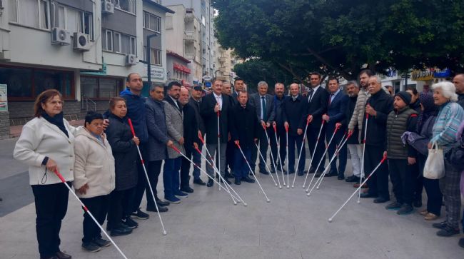 TARSUS’TA FARKINDALIK İÇİN ''BEYAZ BASTON'' İLE YÜRÜDÜLER