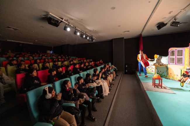 Büyükşehir’le Tiyatro Perdesi Çocuklar İçin Açılıyor