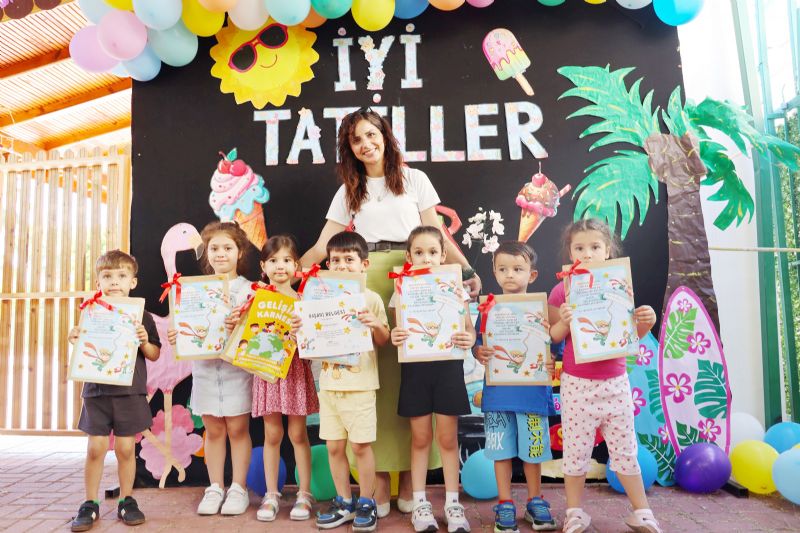 TOROSLAR’IN GÜNDÜZ BAKIMEVLERİNDE KARNE HEYECANI YAŞANDI